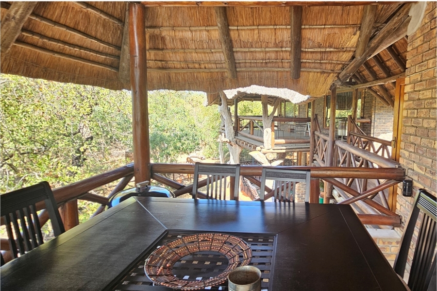 5 Bedroom Property for Sale in Marloth Park Mpumalanga