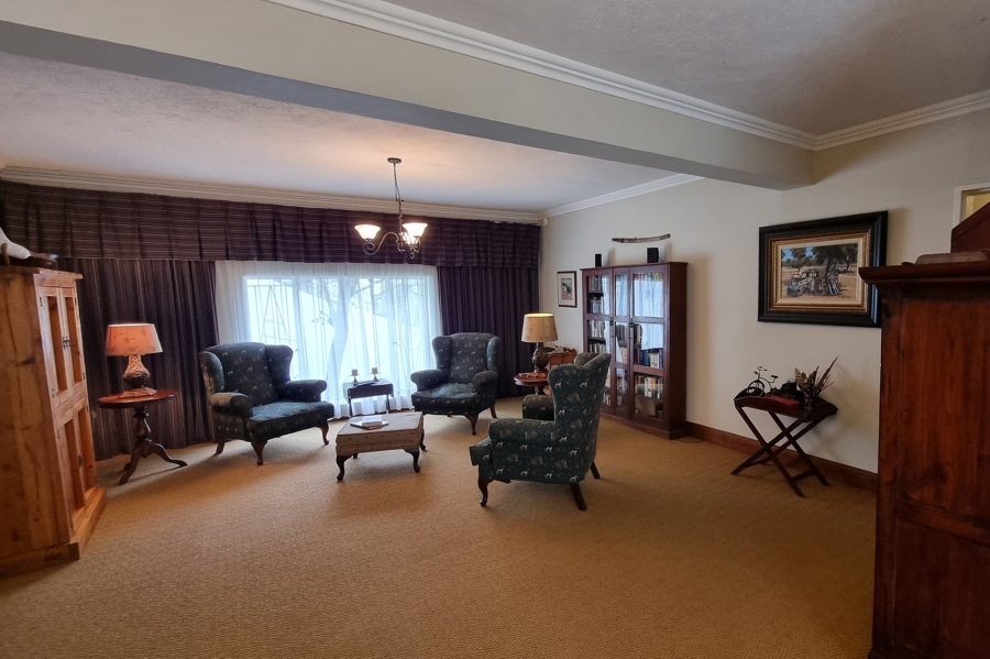 6 Bedroom Property for Sale in Nelspruit Ext 5 Mpumalanga
