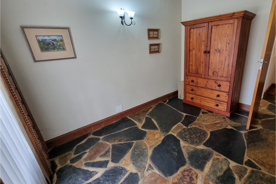 6 Bedroom Property for Sale in Nelspruit Ext 5 Mpumalanga