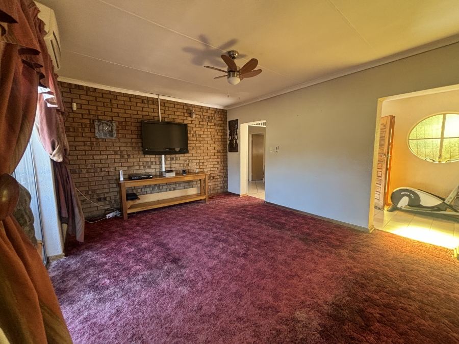 To Let 3 Bedroom Property for Rent in Ben Fleur Mpumalanga
