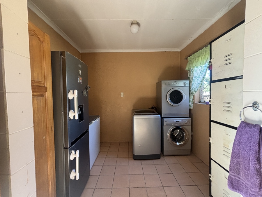 To Let 3 Bedroom Property for Rent in Ben Fleur Mpumalanga