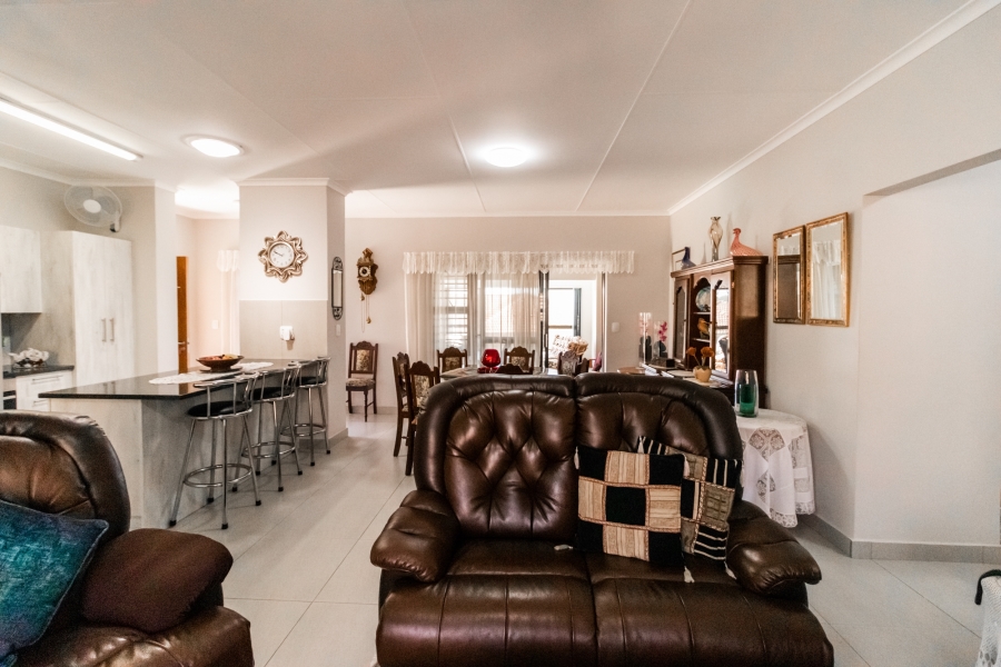 2 Bedroom Property for Sale in Bateleur Estate Mpumalanga