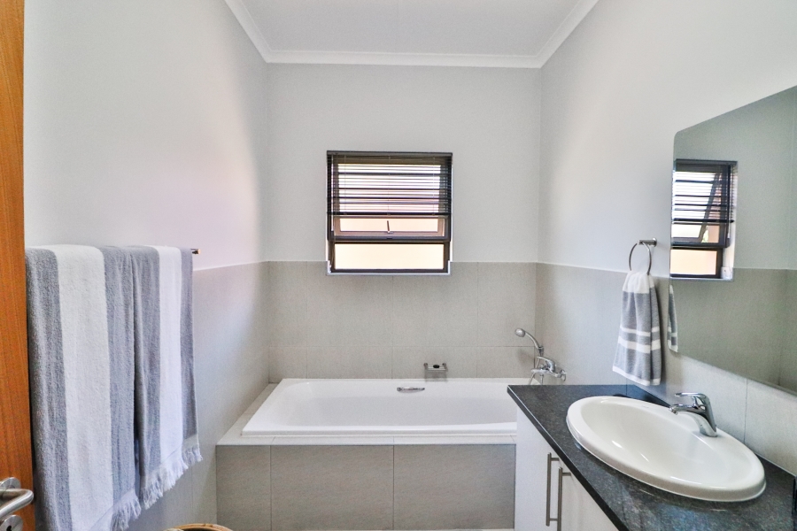 2 Bedroom Property for Sale in Bateleur Estate Mpumalanga
