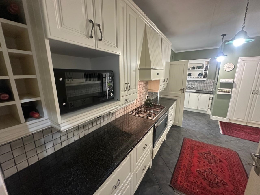 6 Bedroom Property for Sale in Nelspruit Ext 5 Mpumalanga