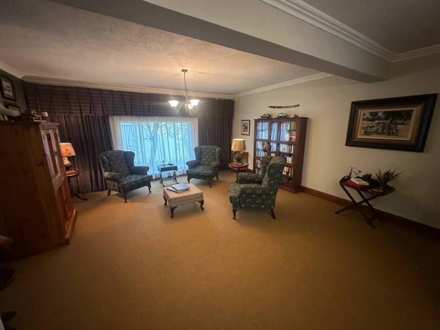 6 Bedroom Property for Sale in Nelspruit Ext 5 Mpumalanga
