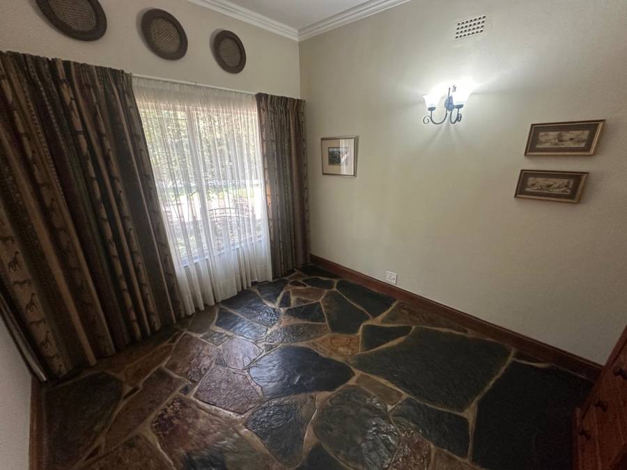 6 Bedroom Property for Sale in Nelspruit Ext 5 Mpumalanga