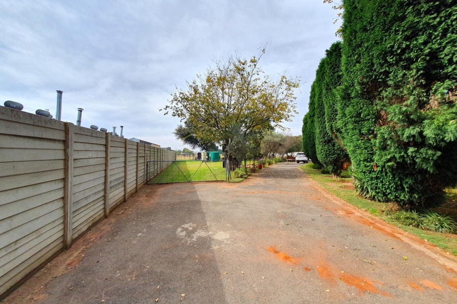 3 Bedroom Property for Sale in Rietkol AH Mpumalanga