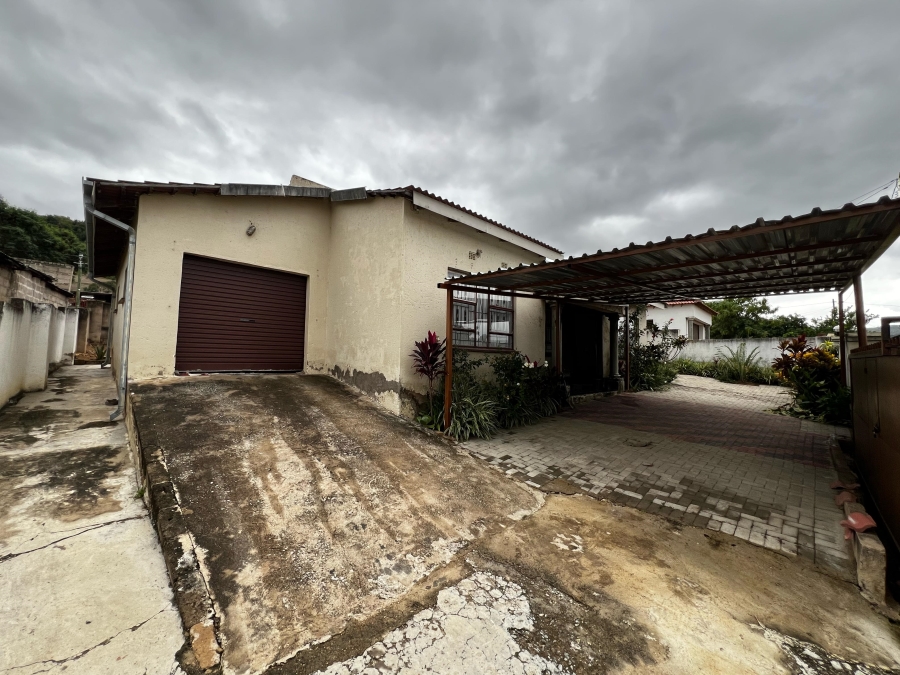 To Let 4 Bedroom Property for Rent in Entokozweni East Mpumalanga