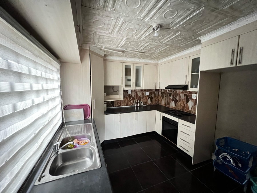 To Let 4 Bedroom Property for Rent in Entokozweni East Mpumalanga
