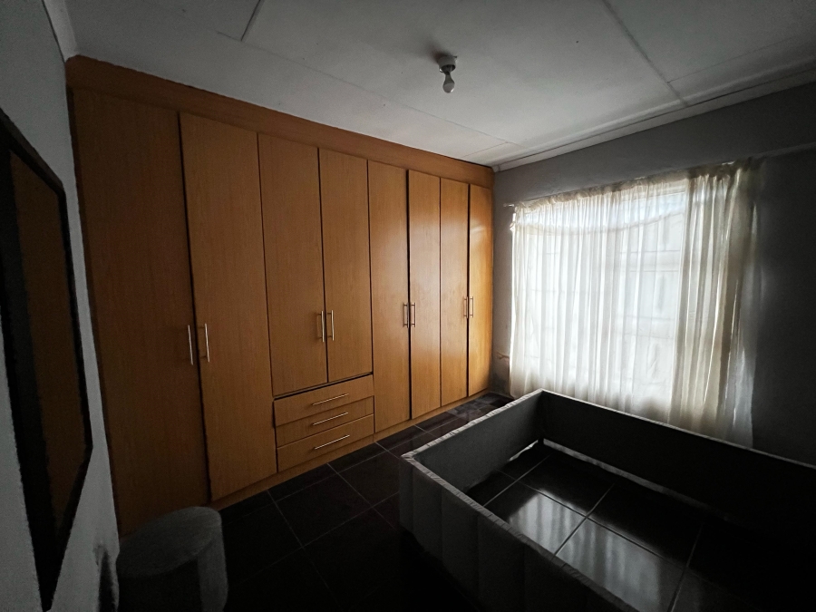To Let 4 Bedroom Property for Rent in Entokozweni East Mpumalanga