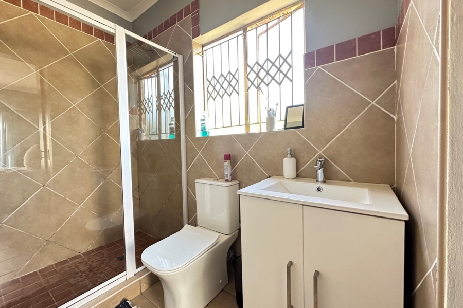 To Let 3 Bedroom Property for Rent in West Acres Mpumalanga
