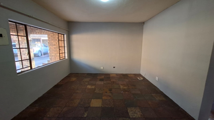 To Let 2 Bedroom Property for Rent in West Acres Mpumalanga