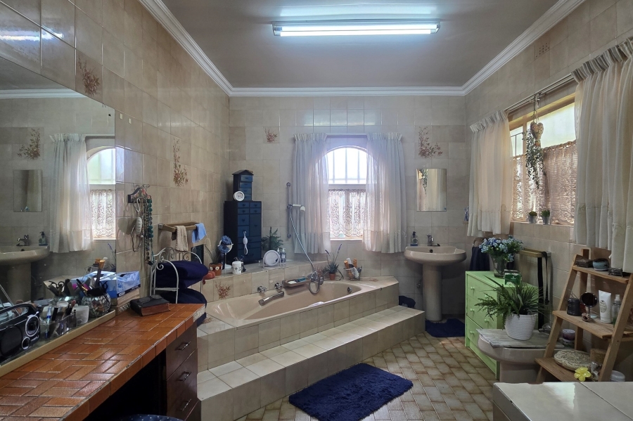 4 Bedroom Property for Sale in Gholfsig Mpumalanga