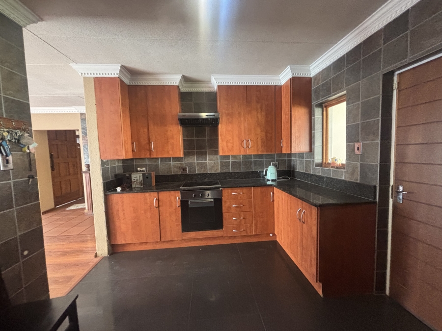 5 Bedroom Property for Sale in Ben Fleur Mpumalanga