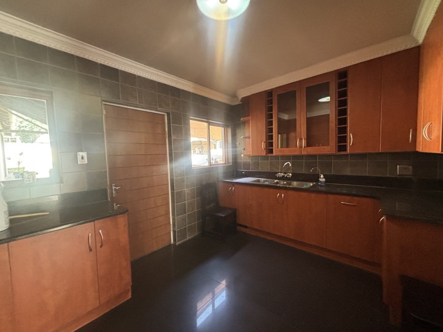 5 Bedroom Property for Sale in Ben Fleur Mpumalanga