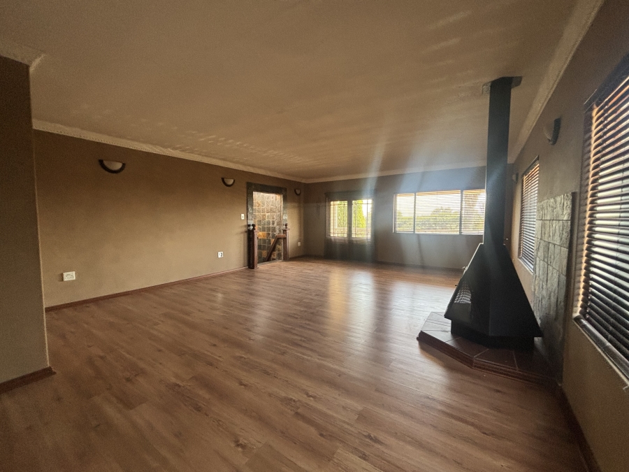5 Bedroom Property for Sale in Ben Fleur Mpumalanga