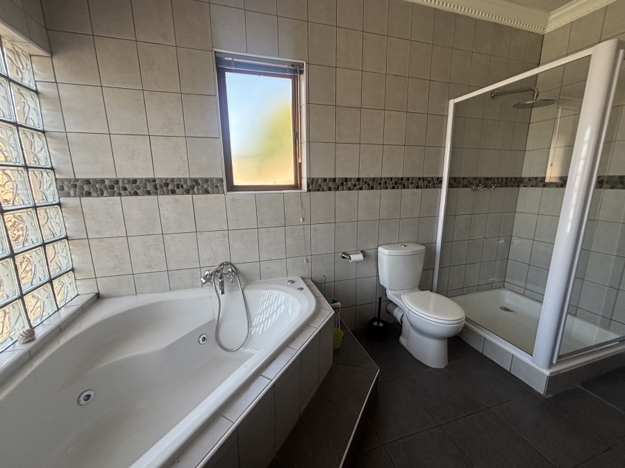 5 Bedroom Property for Sale in Ben Fleur Mpumalanga