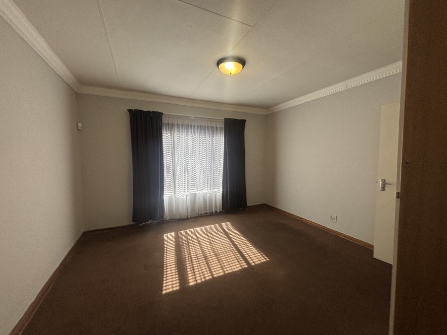 5 Bedroom Property for Sale in Ben Fleur Mpumalanga