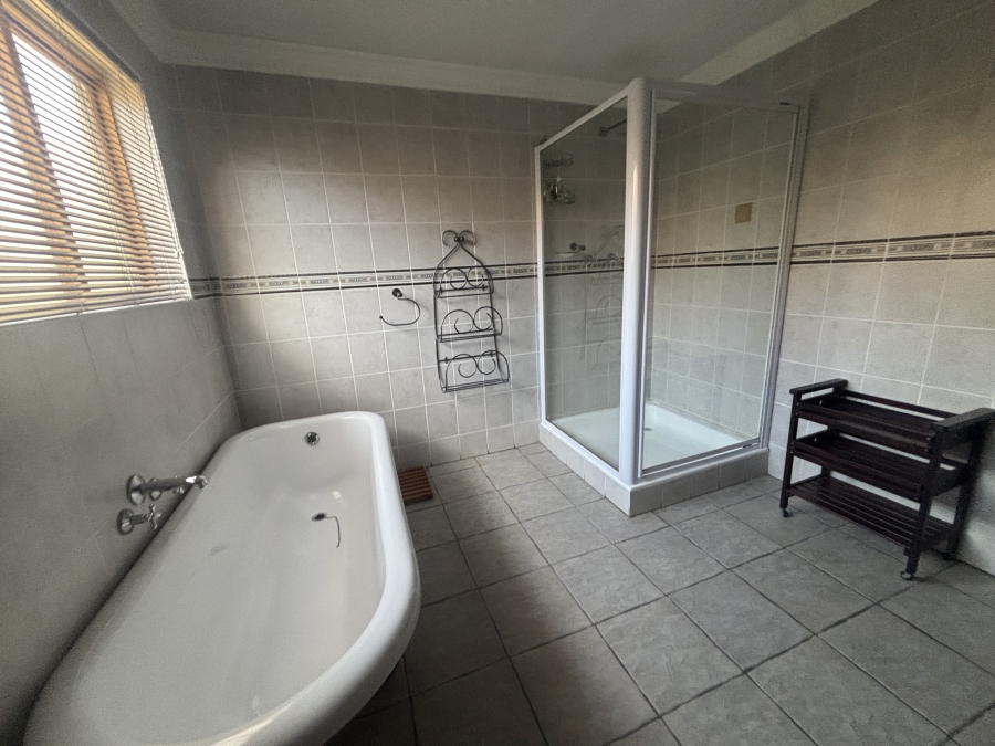 5 Bedroom Property for Sale in Ben Fleur Mpumalanga