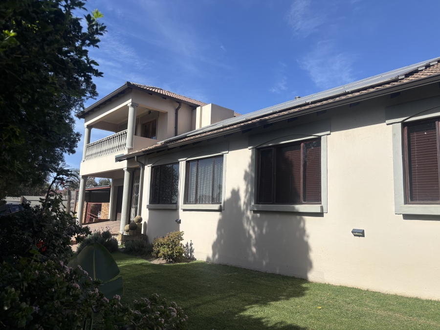 5 Bedroom Property for Sale in Ben Fleur Mpumalanga
