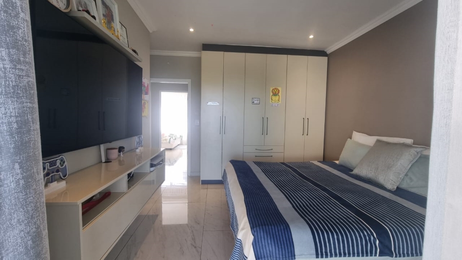 To Let 4 Bedroom Property for Rent in Riverside Park Mpumalanga
