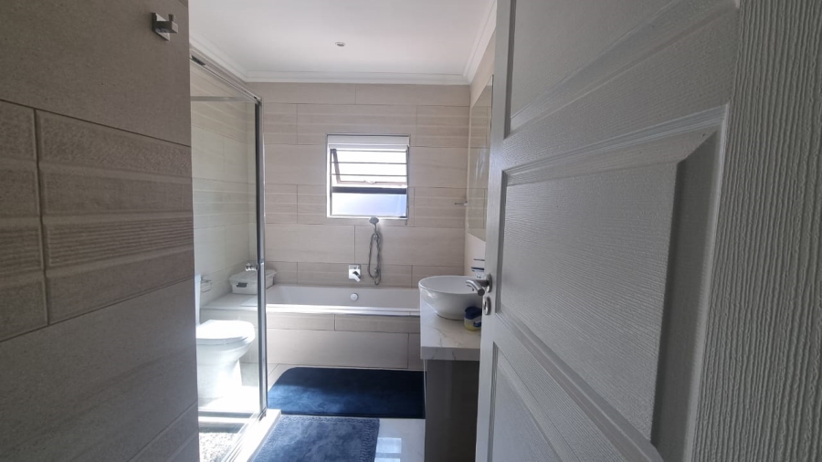 To Let 4 Bedroom Property for Rent in Riverside Park Mpumalanga