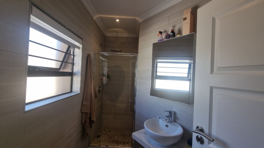 To Let 4 Bedroom Property for Rent in Riverside Park Mpumalanga