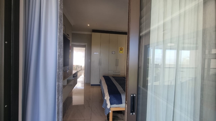 To Let 4 Bedroom Property for Rent in Riverside Park Mpumalanga