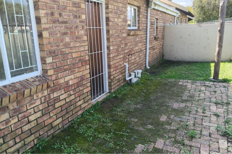 To Let 2 Bedroom Property for Rent in Noordrand Mpumalanga