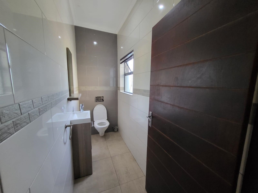 To Let 4 Bedroom Property for Rent in The Rest Nature Estate Mpumalanga