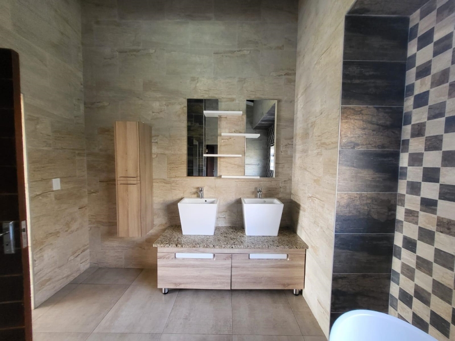 To Let 4 Bedroom Property for Rent in The Rest Nature Estate Mpumalanga