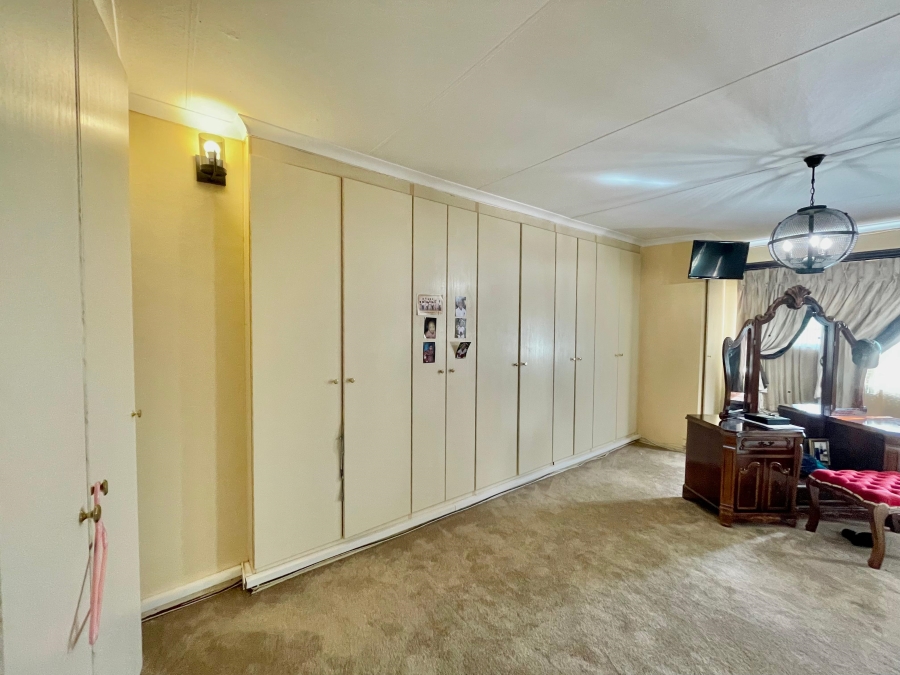 5 Bedroom Property for Sale in Secunda Mpumalanga