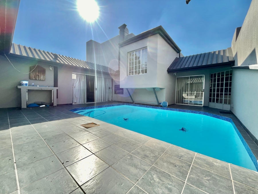 5 Bedroom Property for Sale in Secunda Mpumalanga
