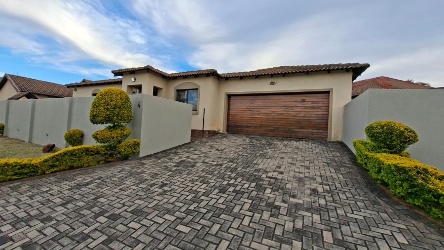 To Let 4 Bedroom Property for Rent in Nelspruit Ext 29 Mpumalanga