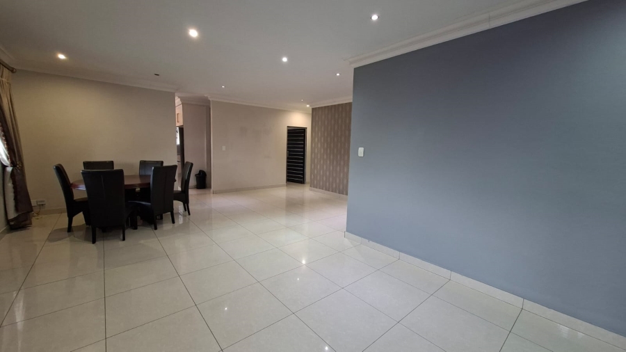 To Let 4 Bedroom Property for Rent in Nelspruit Ext 29 Mpumalanga