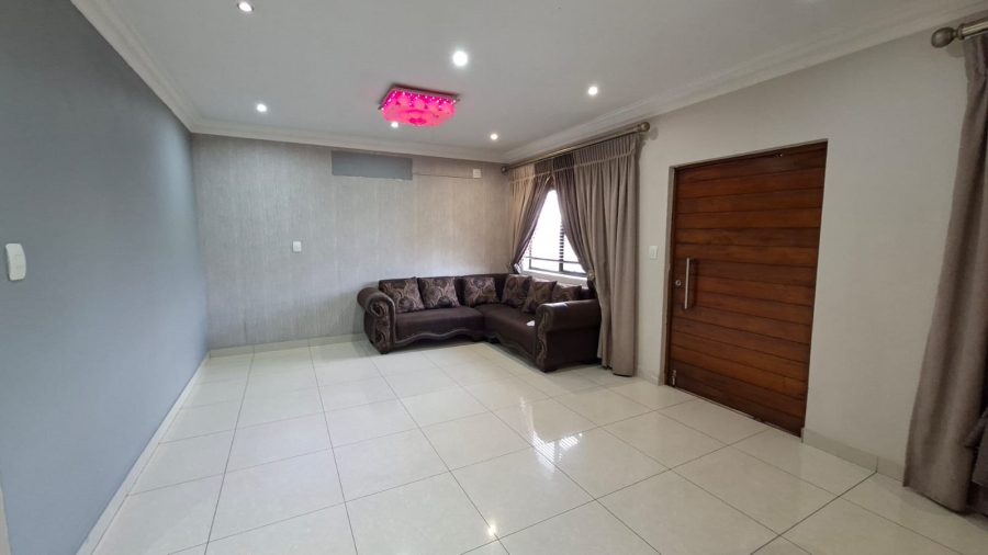 To Let 4 Bedroom Property for Rent in Nelspruit Ext 29 Mpumalanga