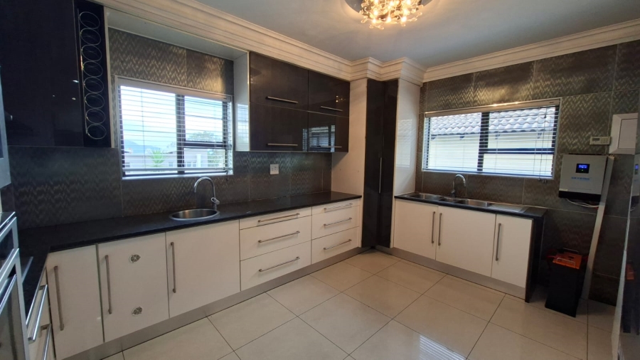 To Let 4 Bedroom Property for Rent in Nelspruit Ext 29 Mpumalanga