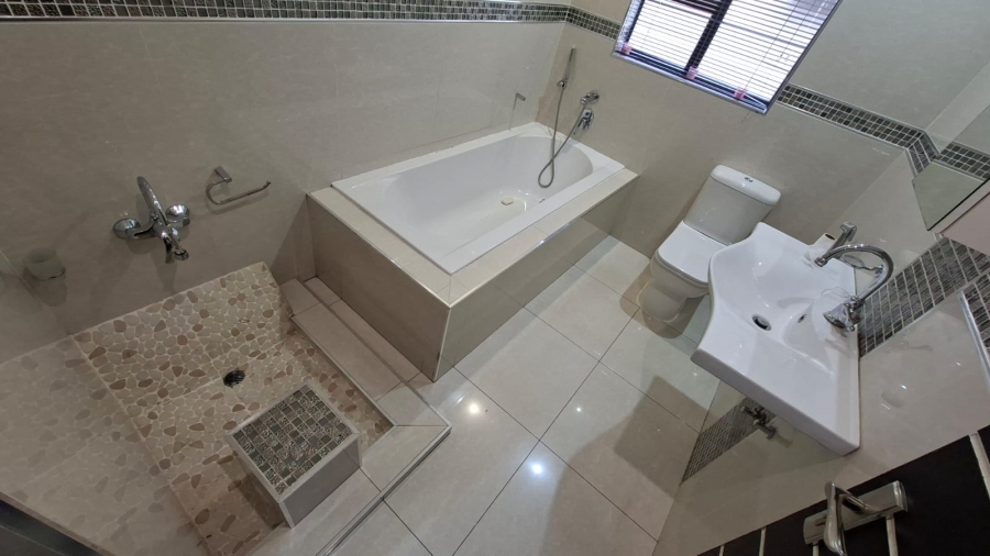 To Let 4 Bedroom Property for Rent in Nelspruit Ext 29 Mpumalanga