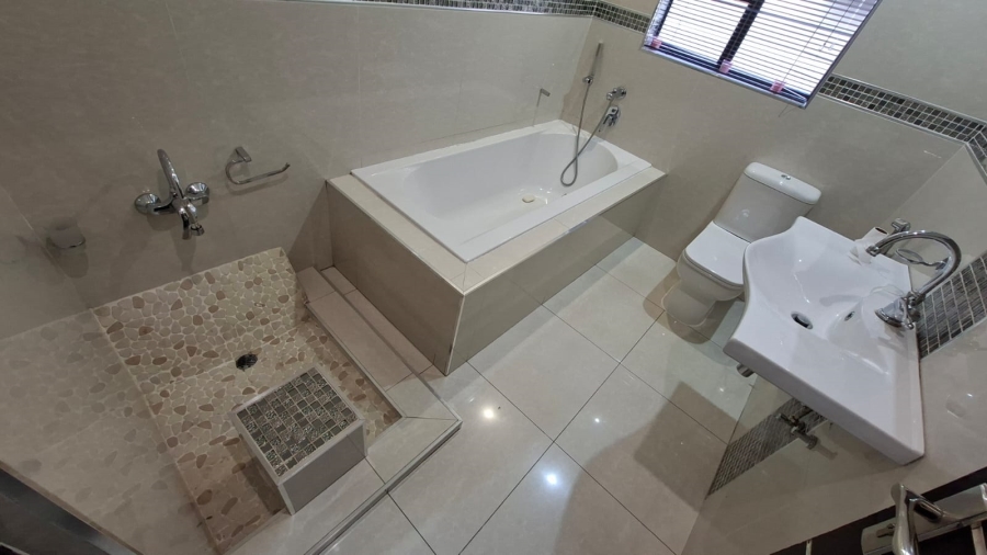To Let 4 Bedroom Property for Rent in Nelspruit Ext 29 Mpumalanga