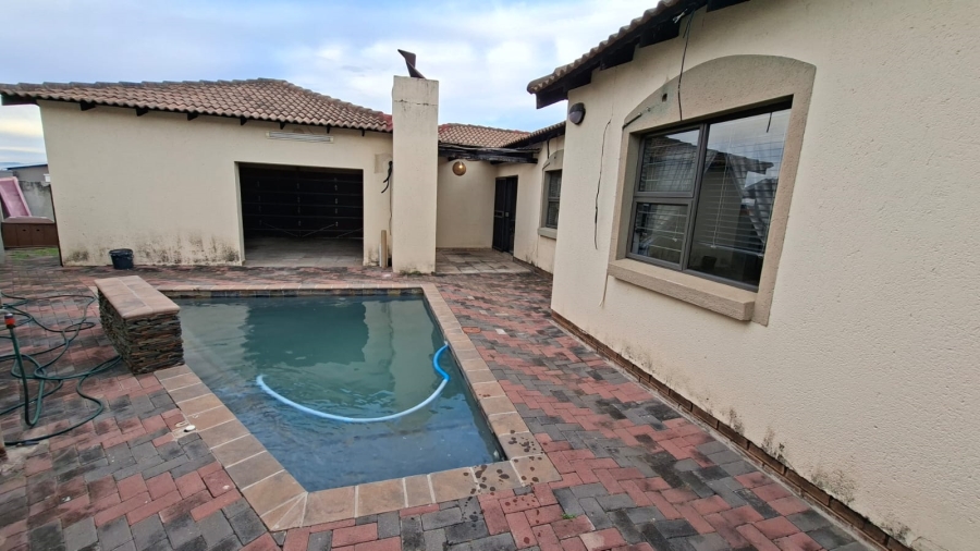 To Let 4 Bedroom Property for Rent in Nelspruit Ext 29 Mpumalanga