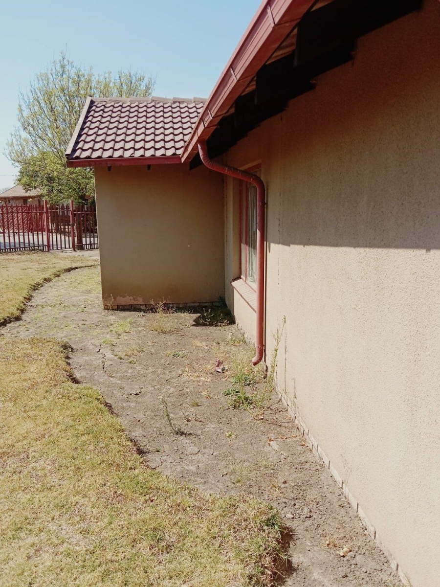 3 Bedroom Property for Sale in Embalenhle Ext 9 Mpumalanga