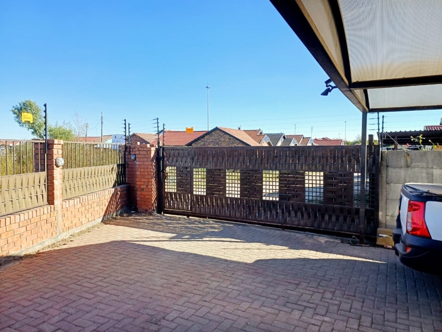 3 Bedroom Property for Sale in Embalenhle Ext 7 Mpumalanga