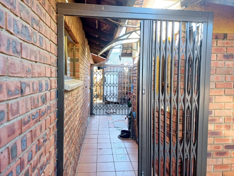 3 Bedroom Property for Sale in Embalenhle Ext 7 Mpumalanga