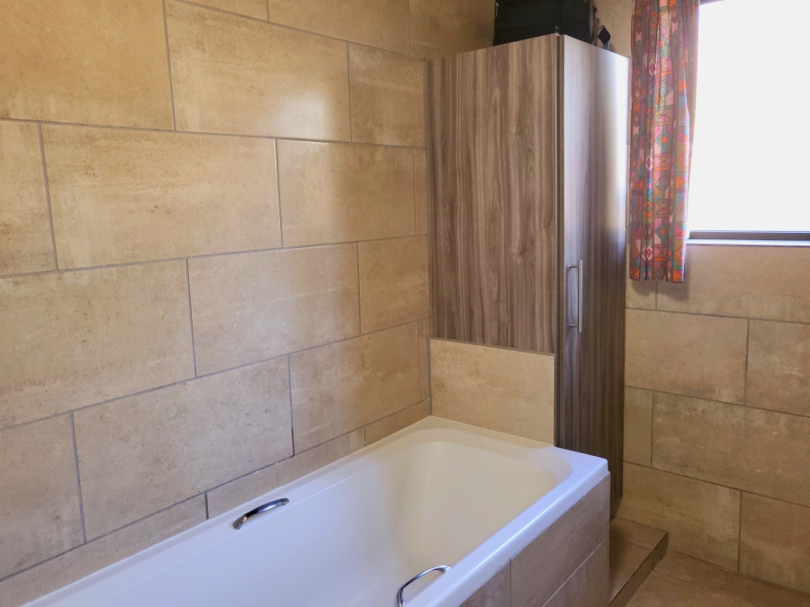 2 Bedroom Property for Sale in Marloth Park Mpumalanga