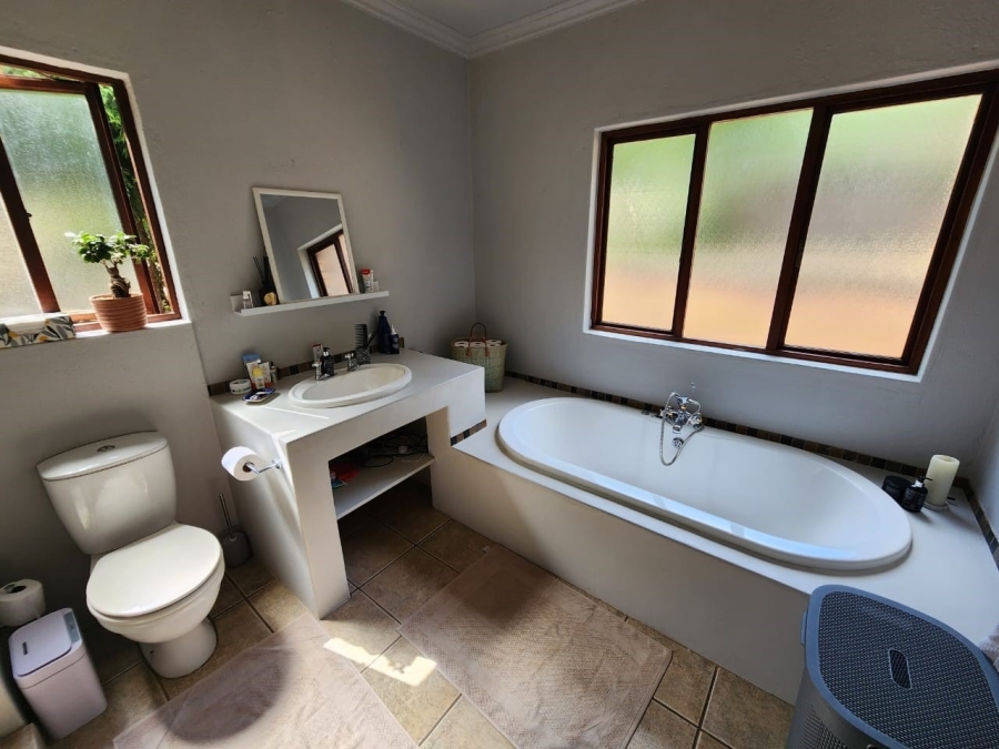 4 Bedroom Property for Sale in White River Country Estate Mpumalanga