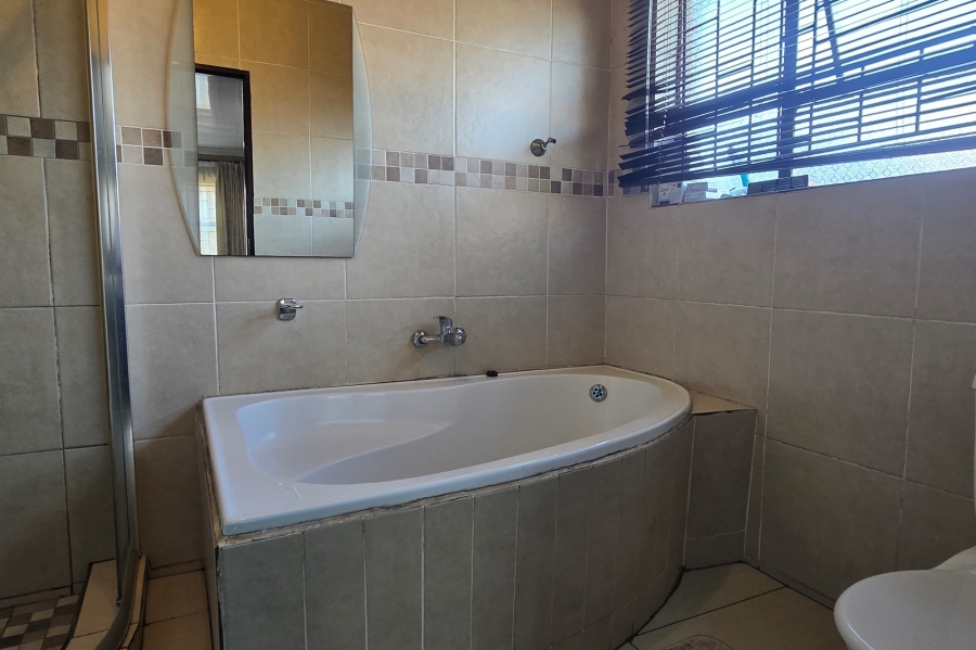 3 Bedroom Property for Sale in Mineralia Mpumalanga