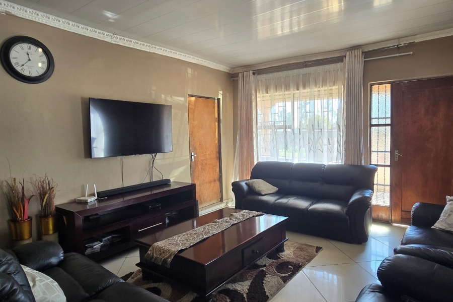 3 Bedroom Property for Sale in Mineralia Mpumalanga