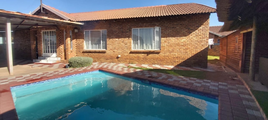 To Let 3 Bedroom Property for Rent in Mineralia Mpumalanga