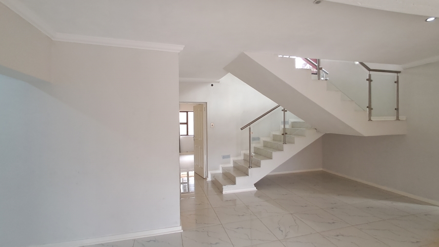 5 Bedroom Property for Sale in Drum Rock Mpumalanga