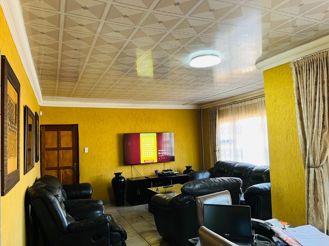 3 Bedroom Property for Sale in Mhluzi Mpumalanga